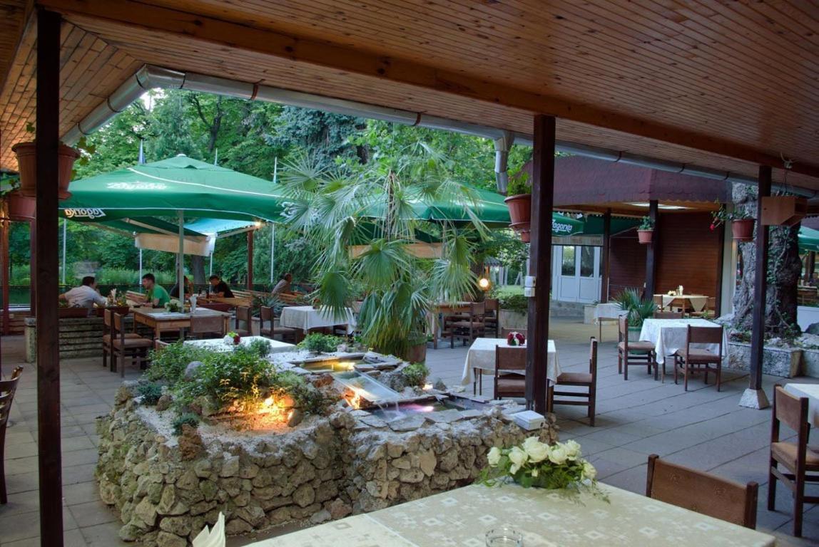 Hotel Les Razgrad Buitenkant foto