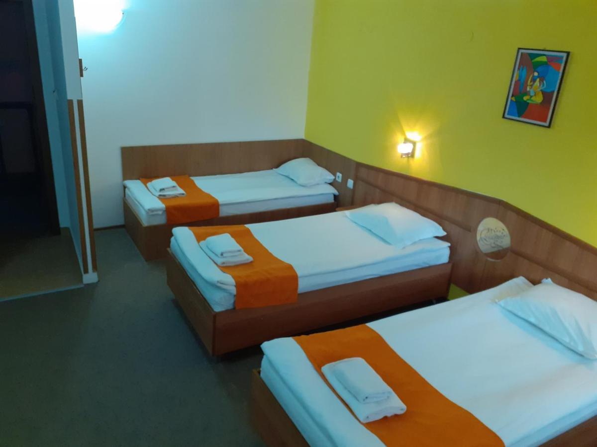 Hotel Les Razgrad Buitenkant foto