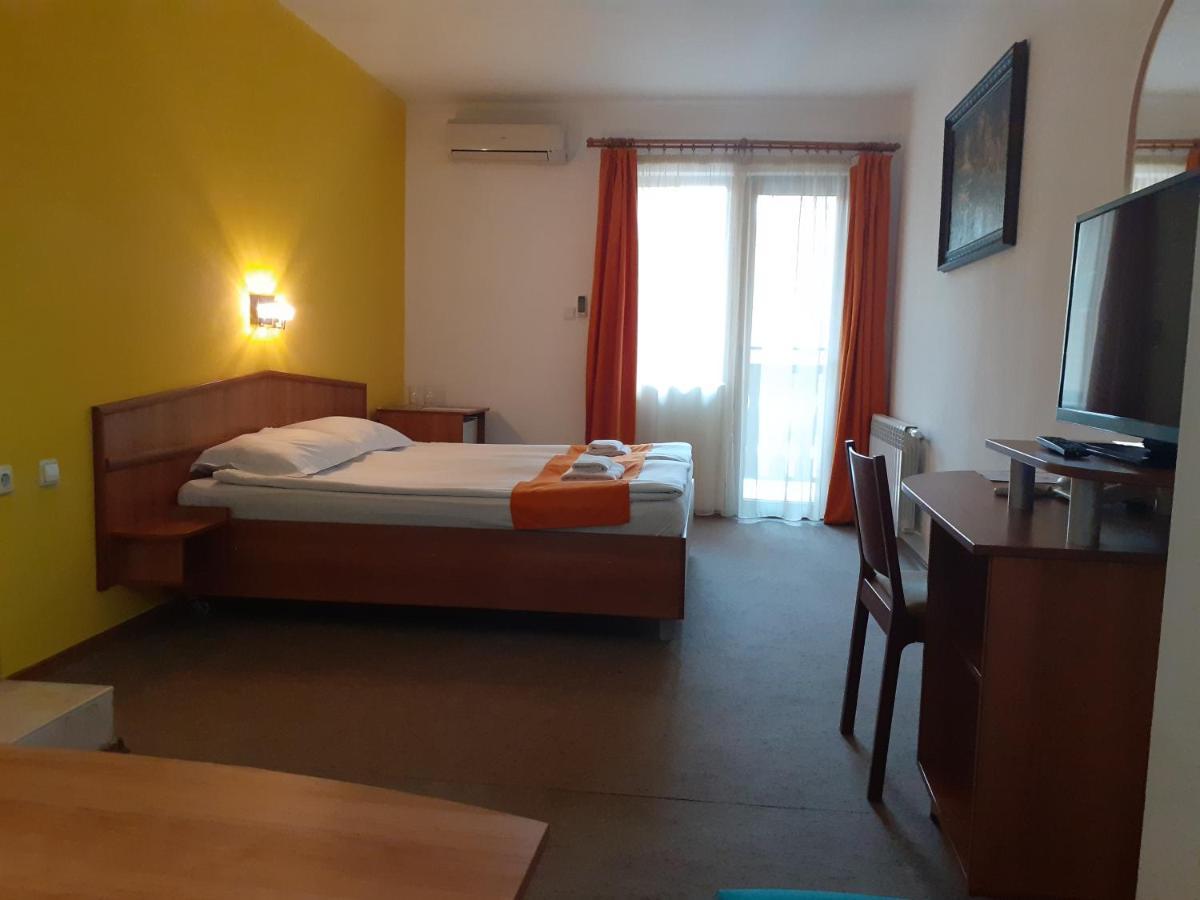 Hotel Les Razgrad Buitenkant foto