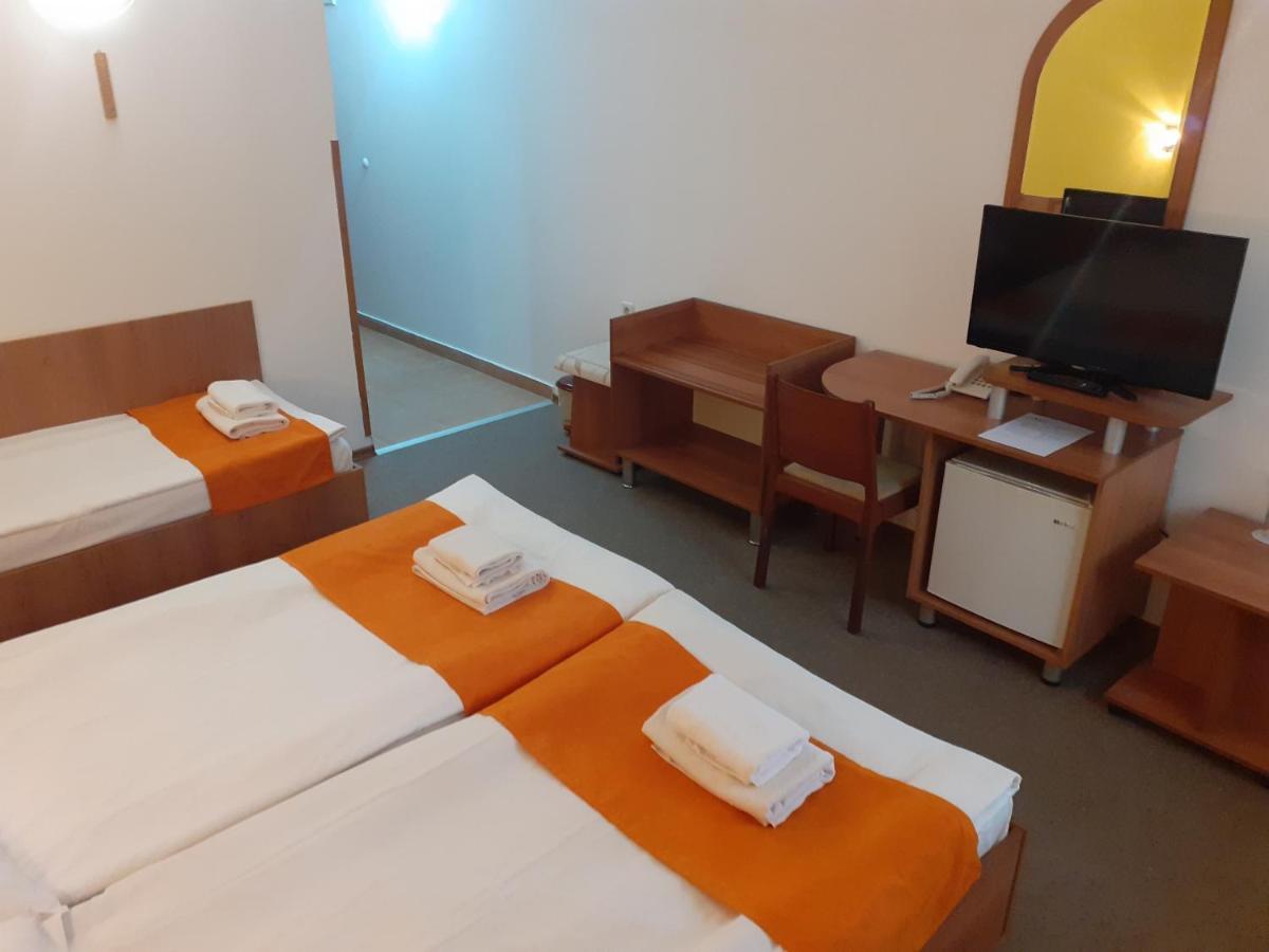 Hotel Les Razgrad Buitenkant foto