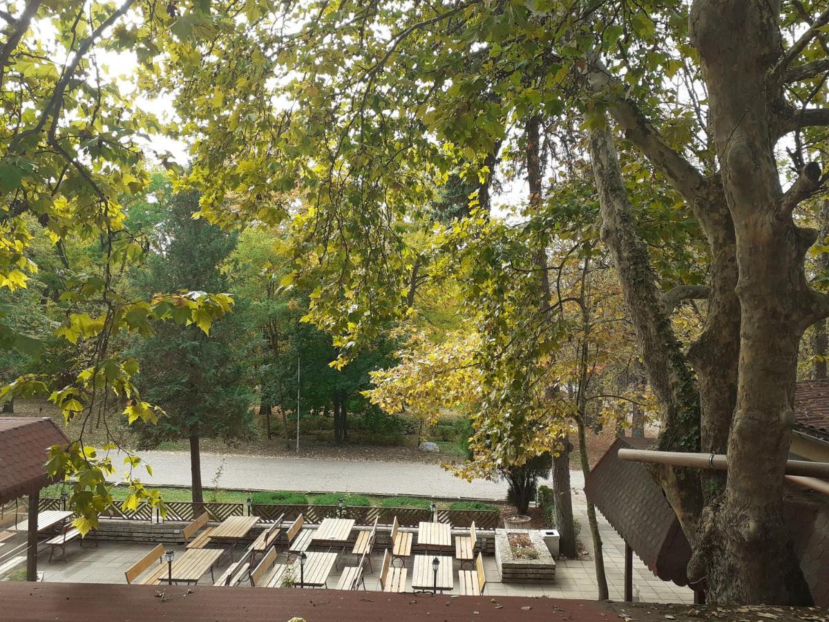 Hotel Les Razgrad Buitenkant foto